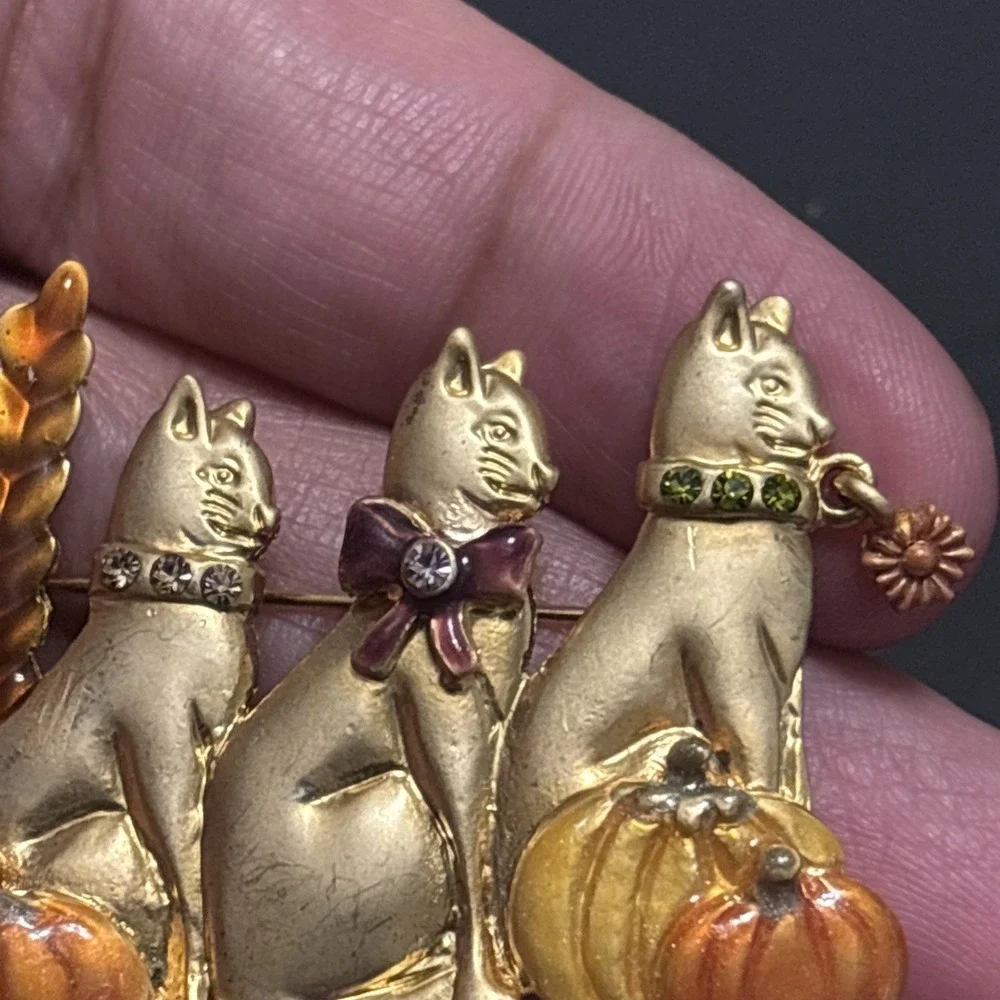 Vintage Kenneth Cole Autumn Brooch Pin Cat Pumpkin Wheat Metal Enamel KC Signed
